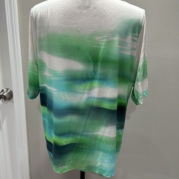 RABE ROUND NECK TEXT PRINT TOP. - Picture 6 of 9